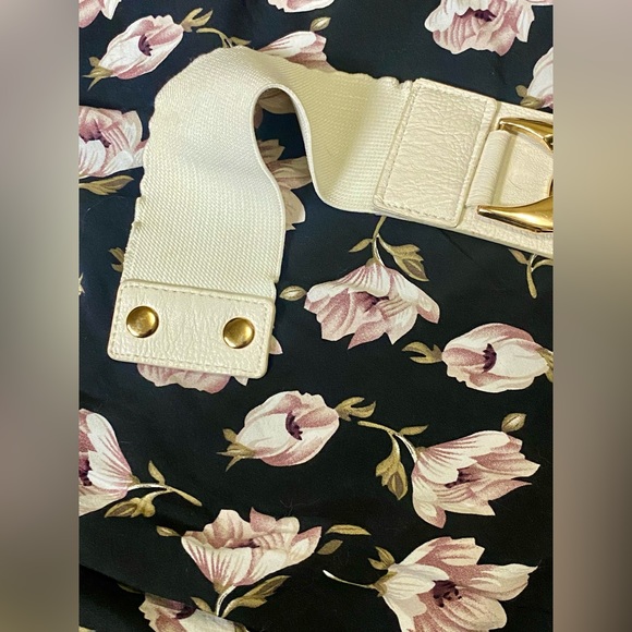 Snap Back Belt with Chain - Picture 5 of 6